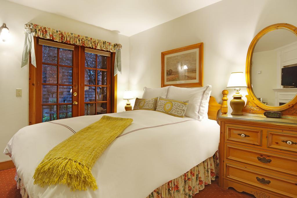 The Babbling Brook Inn Санта-Крус Экстерьер фото