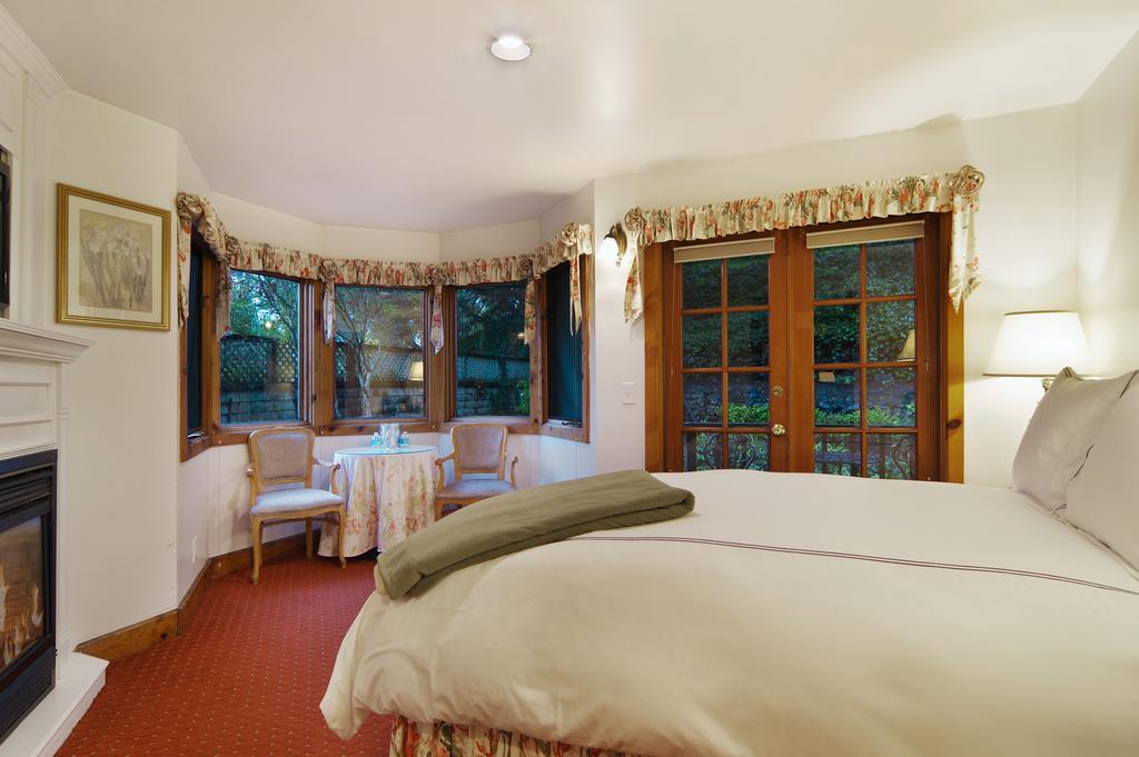 The Babbling Brook Inn Санта-Крус Экстерьер фото