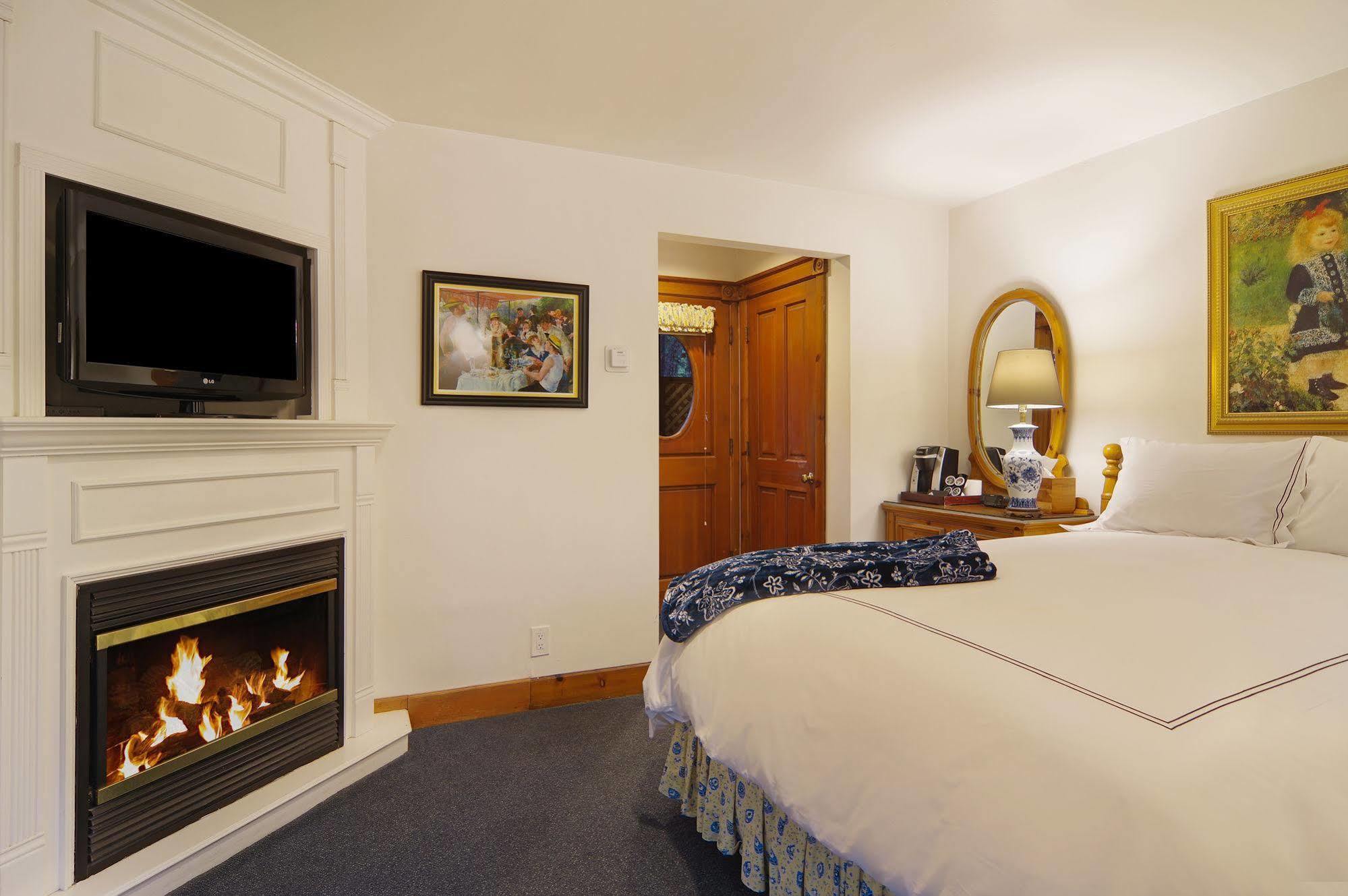 The Babbling Brook Inn Санта-Крус Экстерьер фото