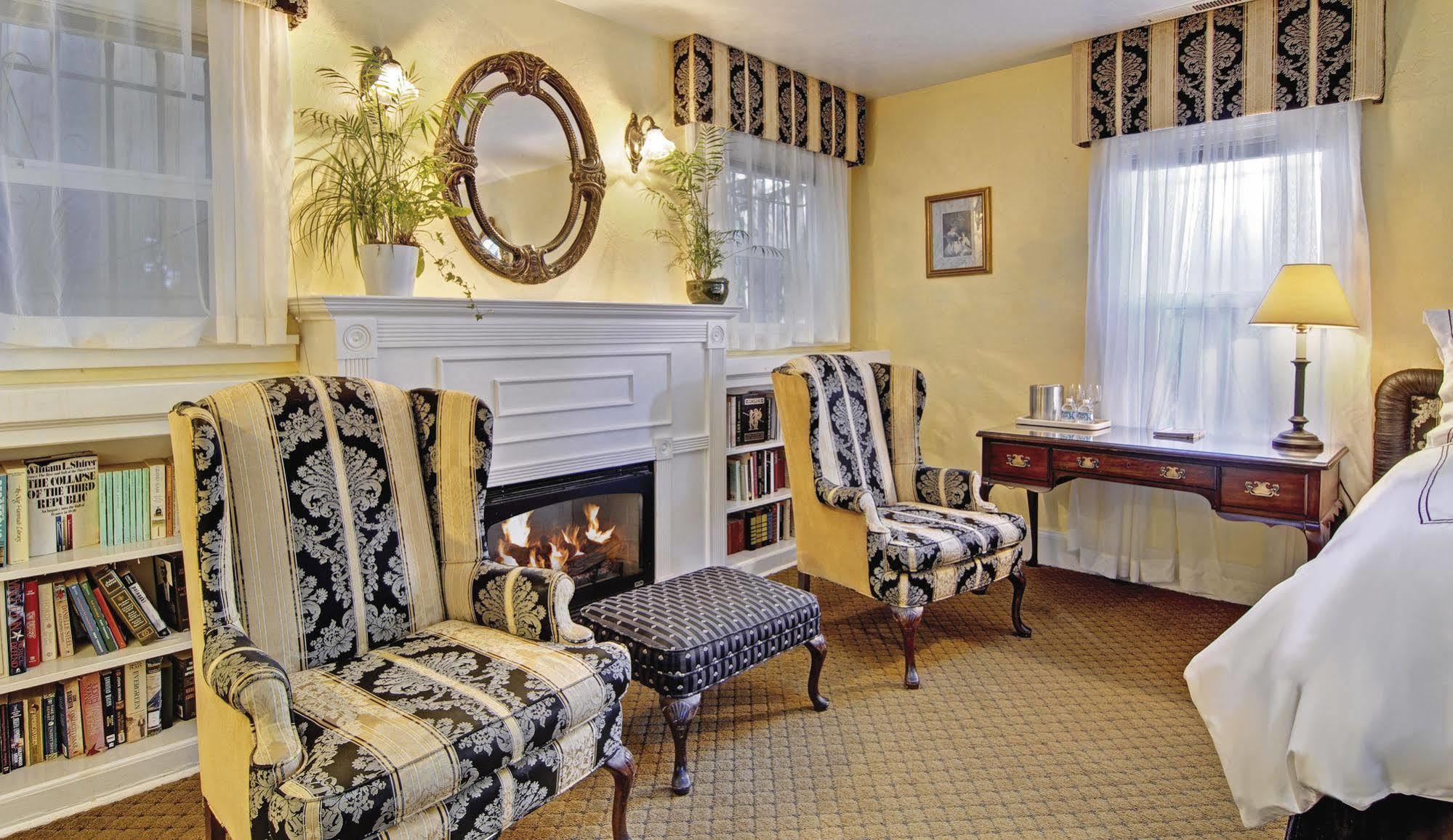 The Babbling Brook Inn Санта-Крус Экстерьер фото
