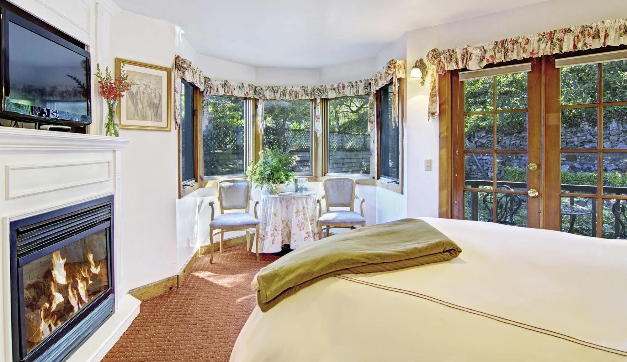 The Babbling Brook Inn Санта-Крус Экстерьер фото